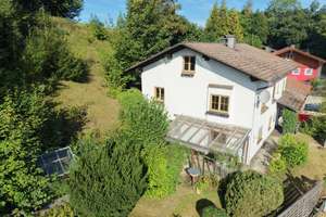 Ein Zuhause mit viel Platz, Charme und Möglichkeiten: Einfamilienhaus in Traunstein/Haslach – 83278 Traunstein – Vorschaubild 1