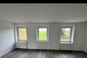 Stilvolle Maisonettewohnung mit separatem Apartment – Modernisiert, vielseitig und sofort bezugsfrei – Die vollständige Adresse der Immobilie erhältst du vom Anbieter., 41238 Giesenkirchen-Mitte, Mönchengladbach – Vorschaubild 2