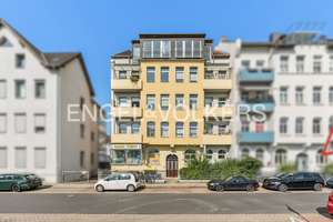 Charmante 2-Zimmer-Wohnung mit Balkon und  zusätzlichem Dachgeschoss