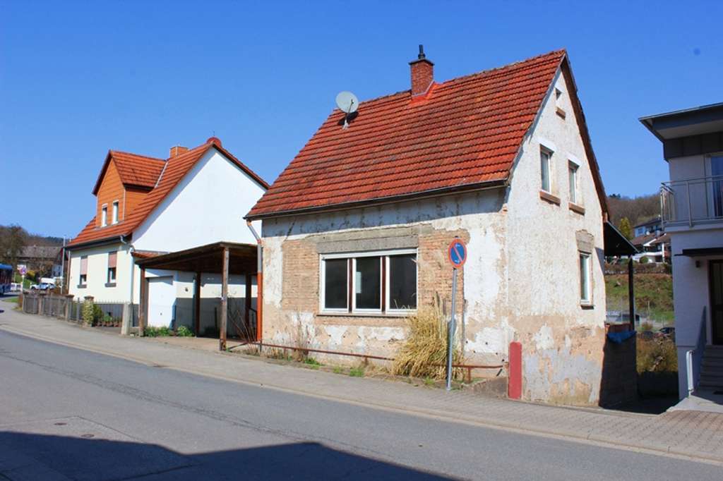 Immobilie in Wald-Michelbach - Ausbauhaus mit Garten in der Kerngemeinde - Bild 2