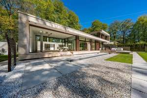 Architektonisches Statement im Grünen und preisgekrönte Villa - „Haus am Park" – Die vollständige Adresse der Immobilie erhältst du vom Anbieter., 22587 Nienstedten, Hamburg – Vorschaubild 2