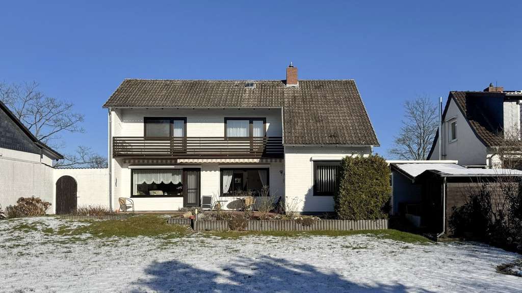 Immobilie in Cremlingen - Familienfreundliches Einfamilienhaus mit großem Garten auf Erbpachtgrundstück in Weddel - Bild 0