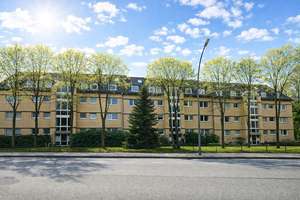 Hamburg - Poppenbüttel: Helle 3-Zimmer-Eigentumswohnung mit Loggia!
