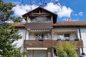 Sonnige Dachgeschosswohnung in gepflegter Wohnanlage - zum Selbstbezug oder als Kapitalanlage – Die vollständige Adresse der Immobilie erhältst du vom Anbieter., 87600 Neugablonz, Kaufbeuren – Vorschaubild 1