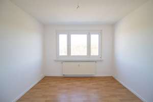 Helle Familienwohnung mit 68 qm + Loggia + PkW- Stellplatz!!! – Limbacher Straße 161, 9116 Altendorf, Chemnitz – Vorschaubild 7