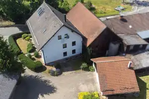 Einfamilienhaus mit 244 m², Nebengebäuden und viel Potenzial in ländlicher Lage – Amberg-Sulzbach (Kreis) – Vorschaubild 5