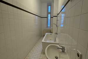 TRAUMHAFTE 2-Zimmer-Altbauwohnung, großer Südbalkon, Altbau-Dielen-bezugsfrei! ruhige Lage! – Dolziger Straße 39, 10247 Berlin – Vorschaubild 9