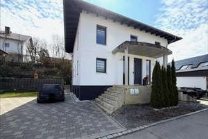 „Modernes Einfamilienhaus mit Einliegerwohnung, Galerie & Doppelgarage in ruhiger Sackgassenlage“ – Die vollständige Adresse der Immobilie erhältst du vom Anbieter., 89346 Bibertal – Vorschaubild 2