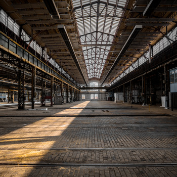 Attraktive gepflegte Lagerhalle in Mülheim | zahlreiche Stellplätze | hervorragende Erreichbarkeit 