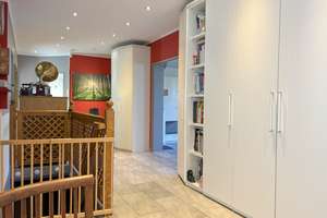 Ihr privates Reich auf zwei Ebenen: Großzügige Maisonettewohnung mit Gartenoase und Partyhütte