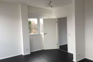 Schöne 2,5-Zimmer-Maisonette-Wohnung mit 4 Balkonen und moderner Einbauküche – Die vollständige Adresse der Immobilie erhältst du vom Anbieter., 72762 Reutlingen-Mitte, Reutlingen – Vorschaubild 11