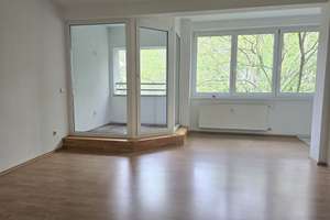 **Modern und gemütlich mit Loggia im Südostviertel**