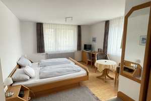 Landgasthof mit modernen Fremdenzimmern in Alleinlage an der Bundesstraße nahe Bodensee – Tuttlingen (Kreis) – Vorschaubild 4