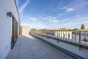 Über den Dächern Oberkassels: Neubau -Penthouse mit großzügiger Dachterrasse