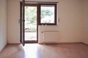 Großzügiges Zweifamilienhaus mit Doppelgarage, Sauna, Kachelofen, Wintergarten, Terrasse Balkon – Die vollständige Adresse der Immobilie erhältst du vom Anbieter., 74889 Sinsheim – Vorschaubild 11