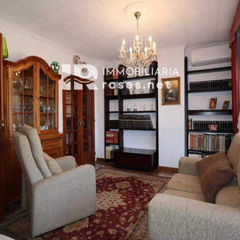 Geräumige und helle Wohnung mit Balkon in der Gegend von Creu de la Mà