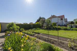 Exklusive Doppelhaushälfte mit Garage, Garten und Koiteich – Die vollständige Adresse der Immobilie erhältst du vom Anbieter., 4539 Groitzsch – Vorschaubild 2