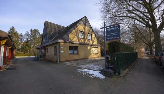 Bild von Mehrgenerationenhaus mit Mehrzweckhalle und separaten Baugrundstück