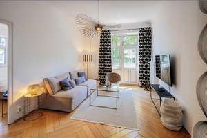 Möbliert: Schöne 2-Zimmer Wohnung im denkmalgeschützten Altbau