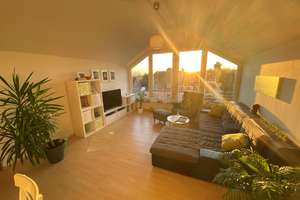 Sonne pur, hohe Räume, großer Balkon, Bad mit Fenster  zw. W-tal und D-Dorf