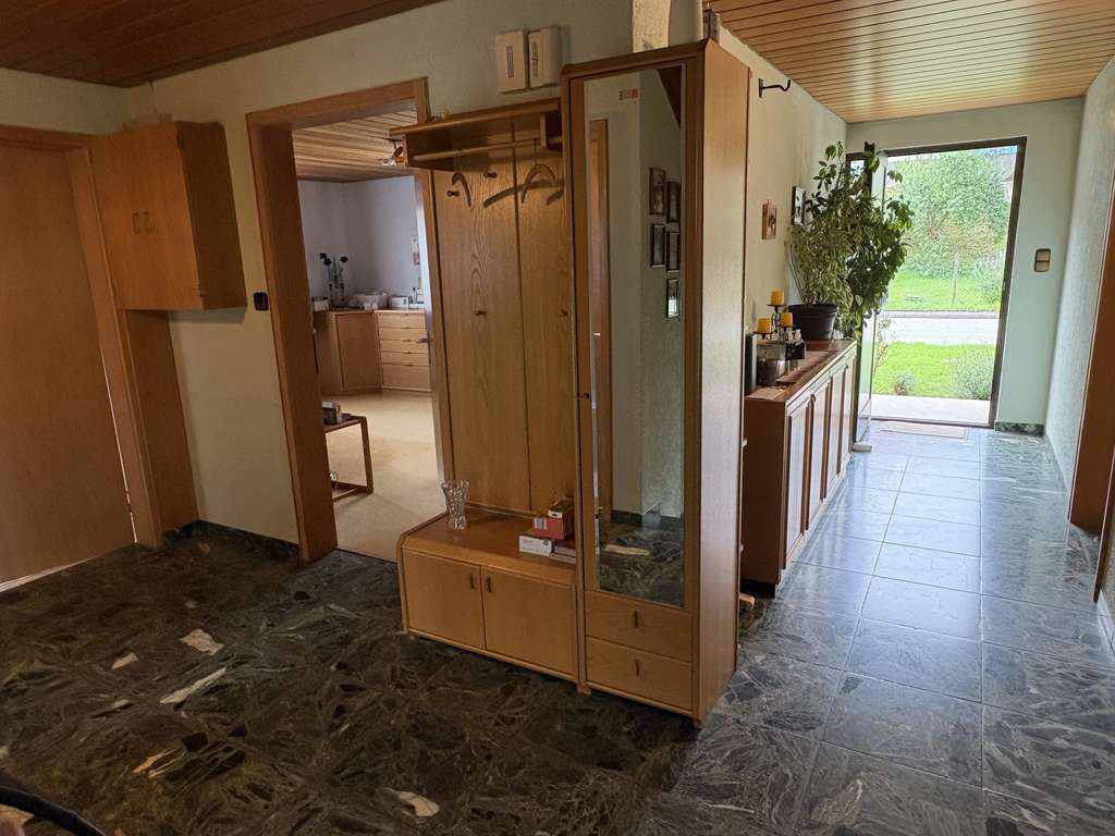 Immobilie in Ehingen (Donau) - Sonnenverwöhntes Einfamilienhaus mit Platz für die ganze Familie. - Bild 3