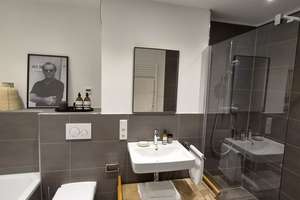 Stilvoll leben, urban arbeiten: Design-Townhouse mit Dachterrasse & Premium-Ausstattung – Senserstr. 13c, 81371 Sendlinger Feld, München – Vorschaubild 7