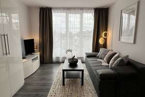 Stilvoll möblierte 1-Zimmer-Dachterrassenwohnung Nahe S-Bahn