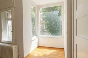 Großzügige Altbauwohnung mit Balkon in zentraler Lage von Karlsruhe – Die vollständige Adresse der Immobilie erhältst du vom Anbieter., 76133 Südweststadt, Karlsruhe – Vorschaubild 7