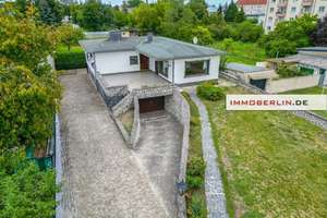 IMMOBERLIN.DE - Charmanter Bungalow mit Sonnengarten & Garage in angenehmer Lage – 14943 Luckenwalde – Vorschaubild 1