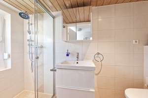 gepflegtes und modernisiertes Wohnhaus mit Garagen und einem schönem Grundstück – Die vollständige Adresse der Immobilie erhältst du vom Anbieter., 24534 Stadtmitte, Neumünster – Vorschaubild 13