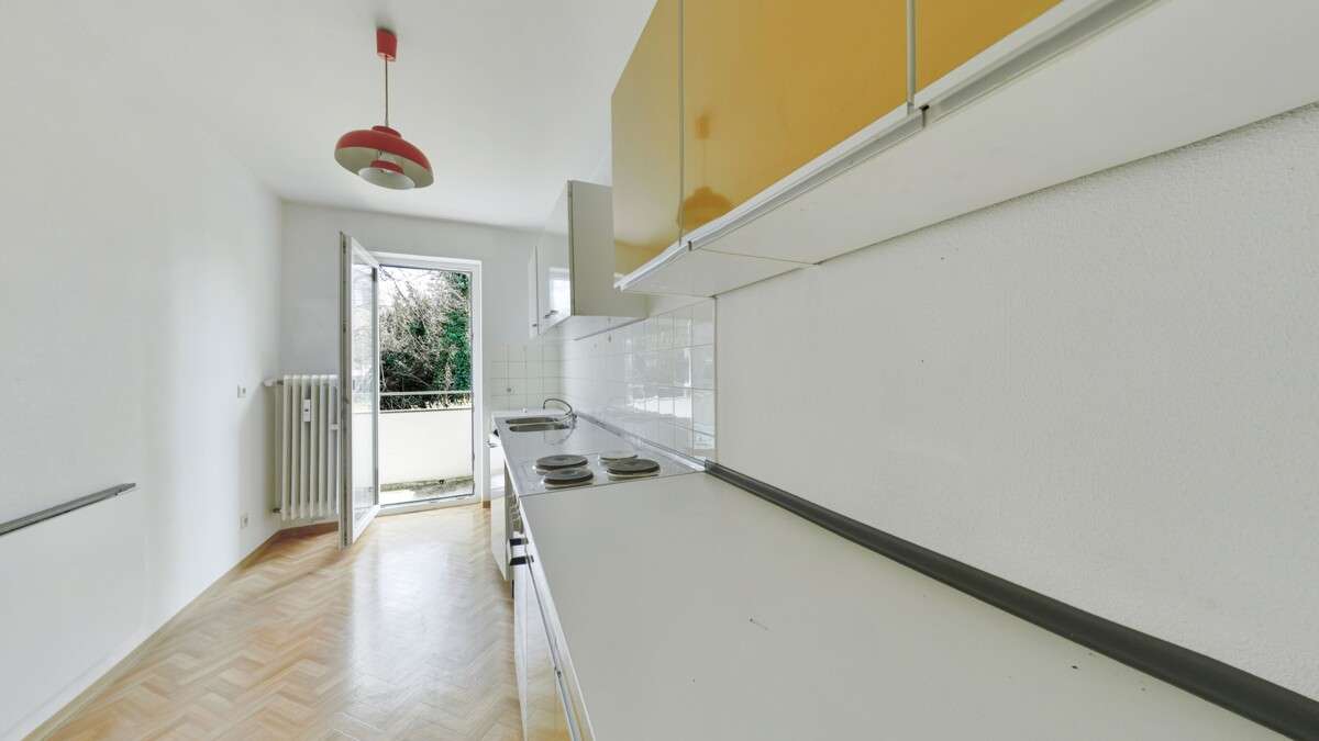 Charmante 2-Zimmer-Erdgeschosswohnung mit Potenzial in ruhiger Lage von München-Hadern, München – Bild 2