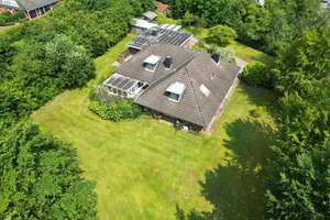 Vielseitiger Winkelbungalow mit Ausbaureserve auf parkähnlichem Grundstück vor den Toren Husums – Die vollständige Adresse der Immobilie erhältst du vom Anbieter., 25866 Mildstedt – Vorschaubild 3