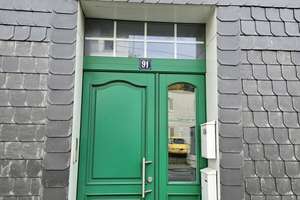 Viel Platz für die große Familie! Zweifamilienhaus in zentraler Lage mit PKW- Stellplätzen! – Die vollständige Adresse der Immobilie erhältst du vom Anbieter., 42655 Solingen-Mitte, Solingen – Vorschaubild 4