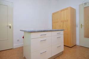 Sehr große möblierte 4-Zimmer Altbauwohnung mit Balkon in Mainz – Die vollständige Adresse der Immobilie erhältst du vom Anbieter., 55131 Weisenau, Mainz – Vorschaubild 17