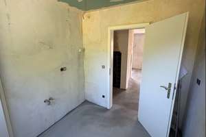 Teilweise renoviertes 1-Familienhaus mit Pkw-Garage 
in beliebter ruhiger Lage, Hagen-Blumenviertel – Die vollständige Adresse der Immobilie erhältst du vom Anbieter., 58095 Hochschulviertel, Hagen – Vorschaubild 10