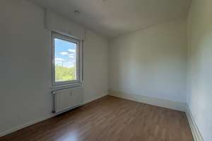 Mitten in Schwanheim - 3-Familienhaus zum vermieten oder selbst bewohnen – 60529 Schwanheim, Frankfurt am Main – Vorschaubild 3
