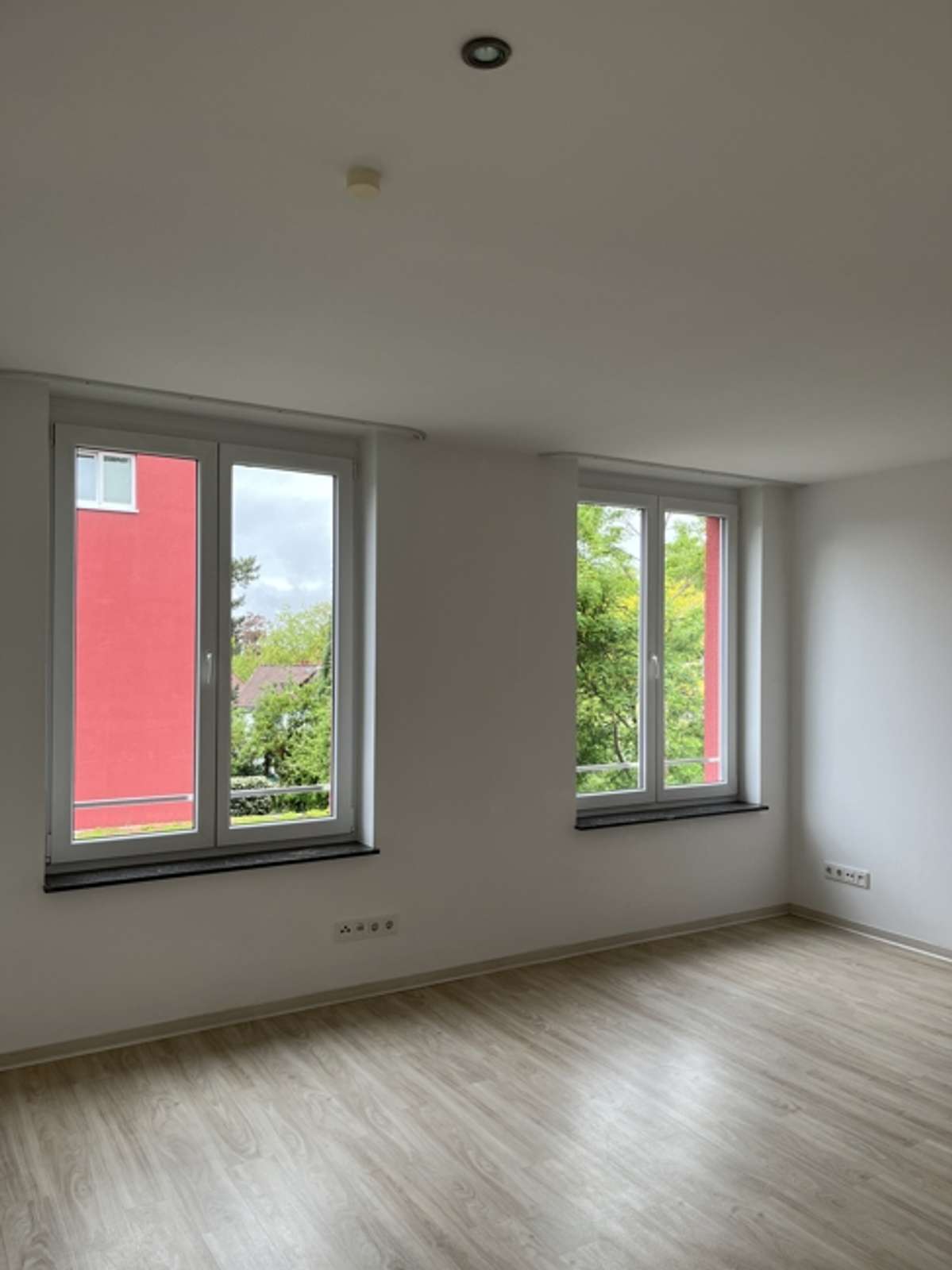 Moderne 3-Zimmer-Wohnung mit Loggia und PKW Stellplatz in bevorzugter Lage des Ostviertels