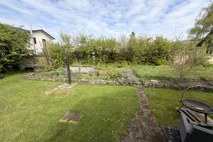 Charmantes Wohnhaus mit zwei Einheiten und großem Garten – Die vollständige Adresse der Immobilie erhältst du vom Anbieter., 79206 Breisach am Rhein – Vorschaubild 3