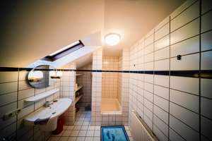 Rarität! Ein- bzw. Zweifamilienhaus in ruhiger Lage mit großem Garten und viel Potential! – Marienbader Straße 81, 93057 Konradsiedlung-Wutzlhofen, Regensburg – Vorschaubild 13