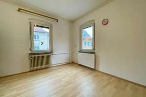 Preisreduziert! Zentrumsnahe Doppelhaushälfte mit großem Garten und Garage in Waiblingen zu verkaufe – Die vollständige Adresse der Immobilie erhältst du vom Anbieter., 71332 Waiblingen – Vorschaubild 9