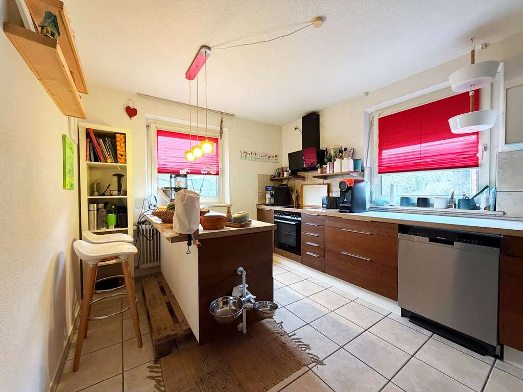 Immobilie in Rietheim-Weilheim - Familien-Zuhause. 7 Zimmer auf 136 m².
Toller Garten. Garage und 2 Stellplätze. 
Zum TOP-Preis ! - Bild 4