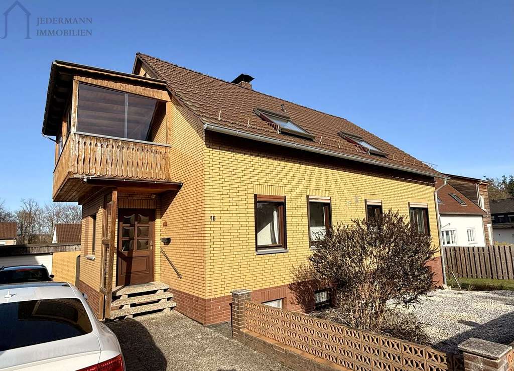 Immobilie in Bilshausen - Zweifamilienhaus mit Wintergarten, Sauna & Garten in Göttingen - Bilshausen! - Bild 0