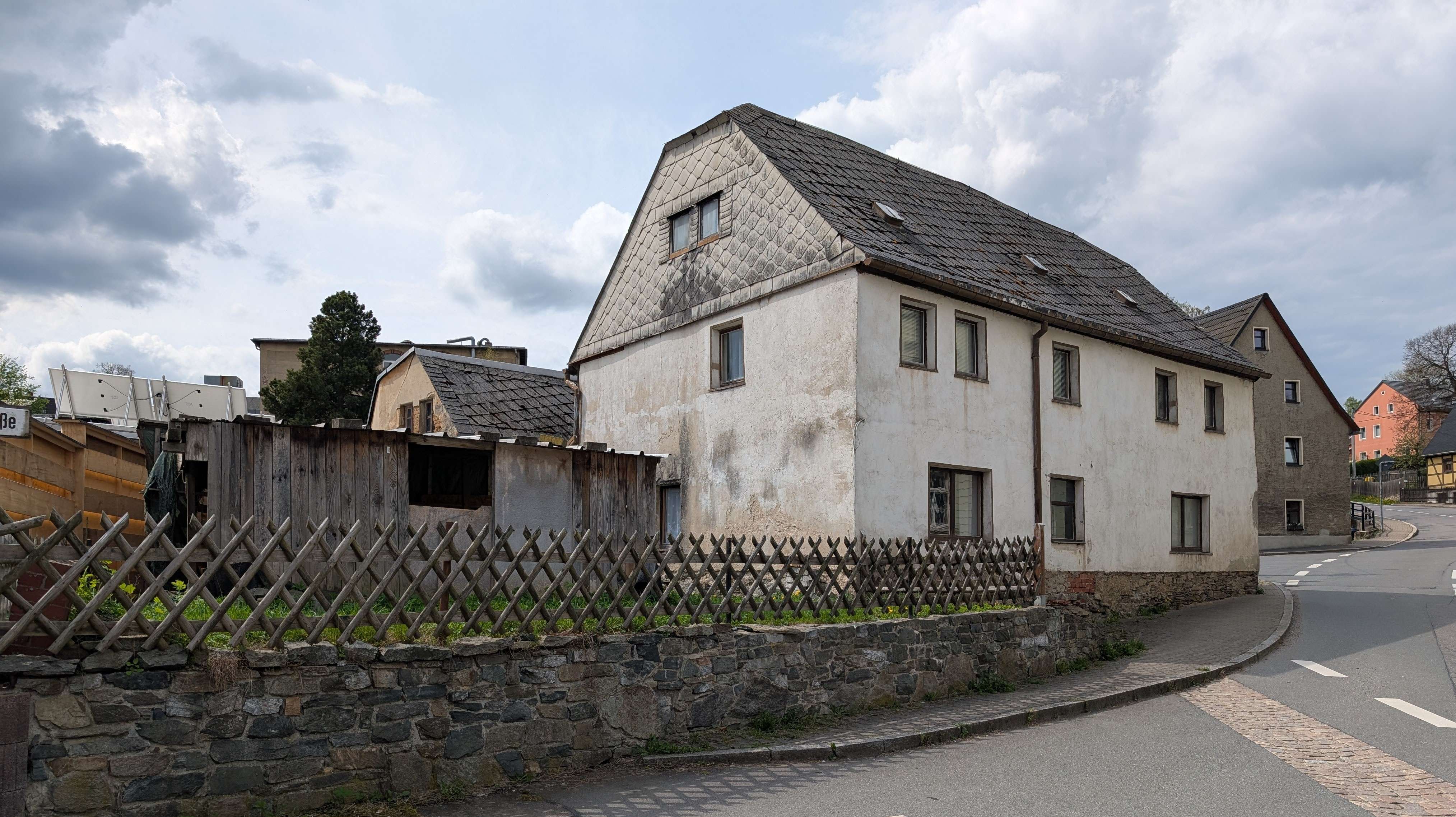 Ländlicher Charme trifft Gestaltungsspielraum – Fachwerkhaus mit Doppelgarage, Erzgebirgskreis – Bild 2