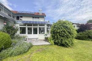 Großzügiges Familiendomizil mit Potenzial für zwei Wohneinheiten und herrlichem Garten – Die vollständige Adresse der Immobilie erhältst du vom Anbieter., 84489 Burghausen – Vorschaubild 1