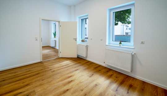 Bild von Großes Einfamilienhaus oder 3x 2 Zimmerwohnungen - frisch saniert - provisionsfrei - VIDEO & 360