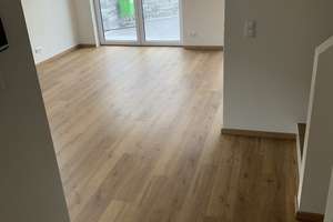 Neuwertige Doppelhaushälfte in Wenzenbach/Irlbach
