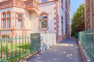 Altbaujuwel in der Heidelberger Weststadt: repräsentative 6-Zimmer-Wohnung mit Stellplatz und Balkon – Die vollständige Adresse der Immobilie erhältst du vom Anbieter., 69115 Weststadt, Heidelberg – Vorschaubild 9