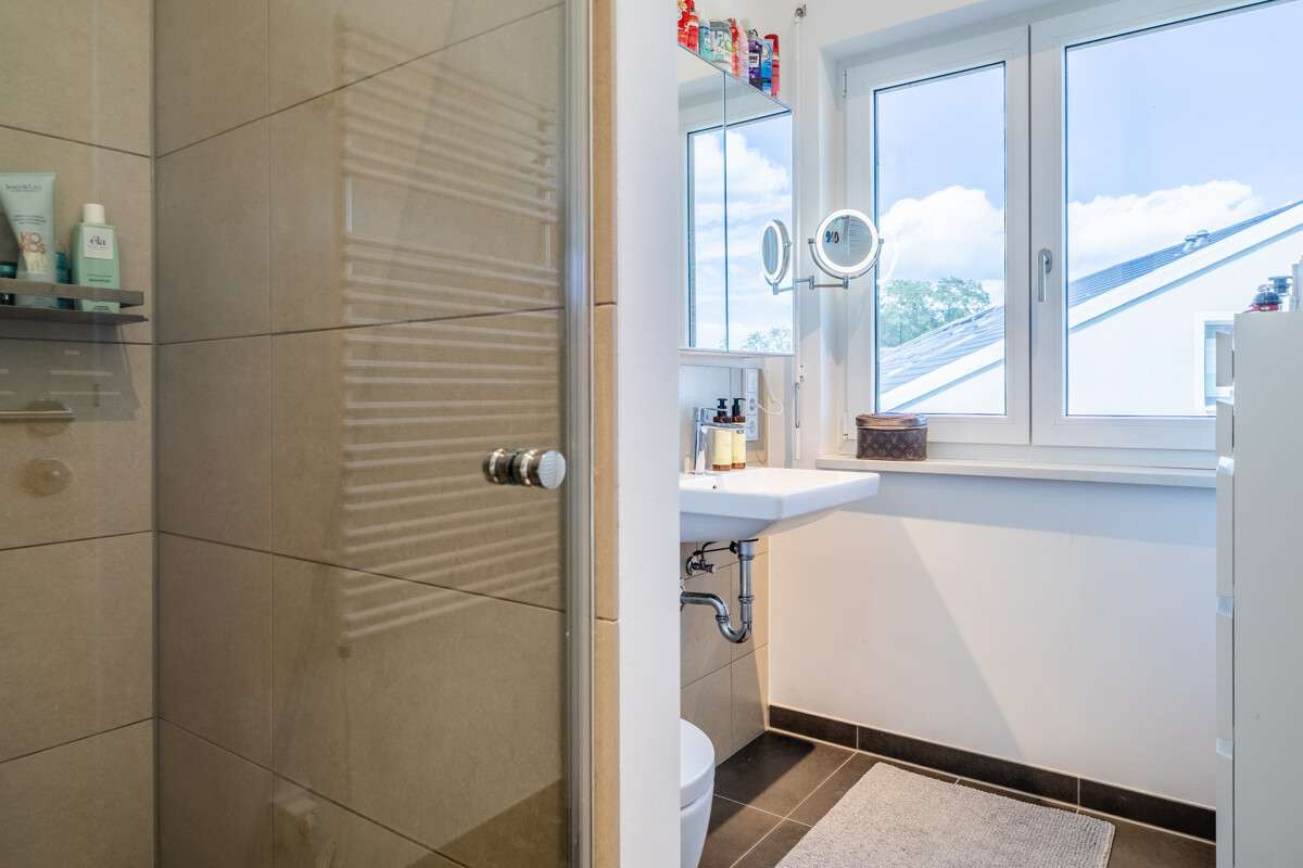 Immobilie in Schondorf am Ammersee - Traumhaftes Reiheneckhaus der Extraklasse mit Pool in Schondorf am Ammersee - Bild 5