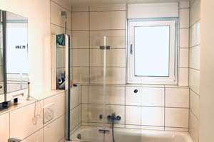 Mainz: Dreizimmerwohnung mit EBK, Balkon und Stellplatz in Finthen – Die vollständige Adresse der Immobilie erhältst du vom Anbieter., 55126 Finthen, Mainz – Vorschaubild 8