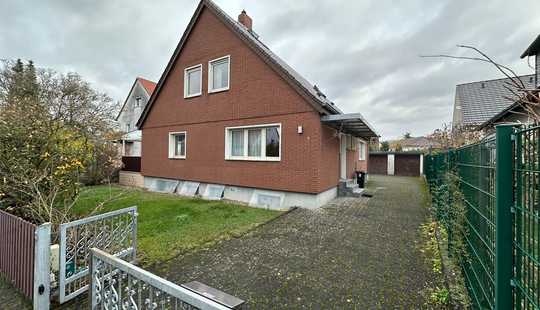 Bild von Freistehendes Einfamilienhaus mit grossem Grundstück und viel Potenzial